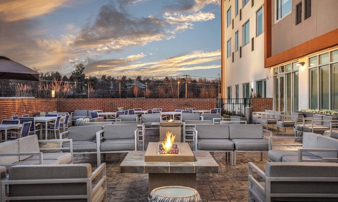 Ashley Oaks Hotel | Element Knoxville West