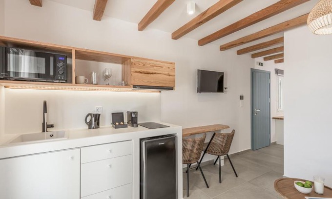 Milos Apartment | Elements of Milos