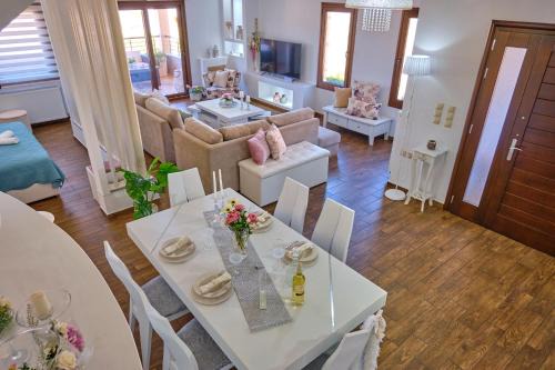 Agios Stefanos Avliotes Apartment | Elena Luxury Suite Agios Stefanos