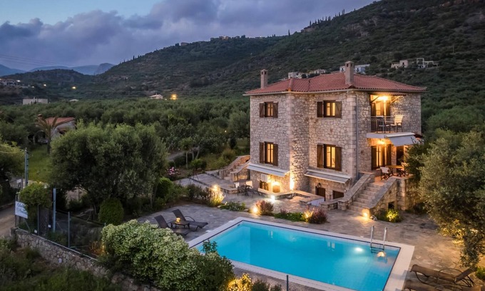 Kardamyli House | Eleonas Elegance - Bianca Kardamily s Poolside Gem