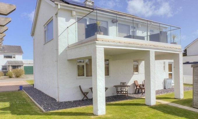 Bwlchtocyn Cottage | ELERI, pet friendly, country holiday cottage in Abersoch