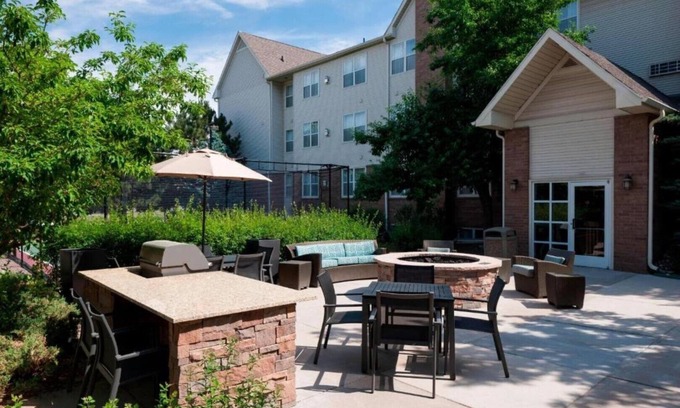 Westridge House | Elevate your experiences at our Highlands Ranch hotel