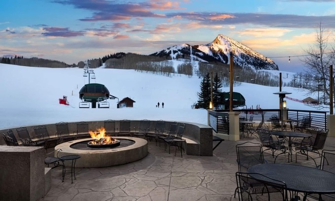 Crested Butte Hotel | Elevation’s Finest: Valley View King | Serene Pool Access | Couple Stay