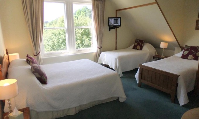 Upper Town Bed & Breakfast | Elgin Villa