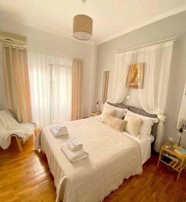 Athens Apartment | Elias' family flat in Plato's Academy