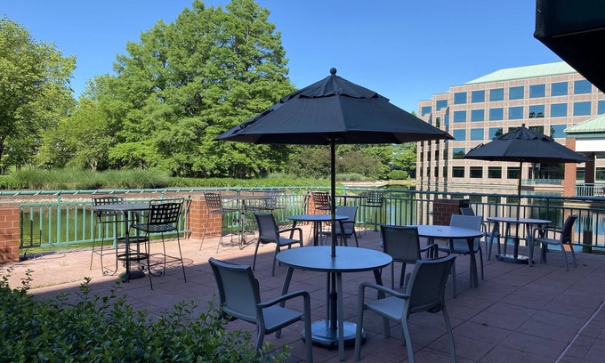 Maryland Heights Hotel | Elimwood Hotel, a Ramada by Wyndham