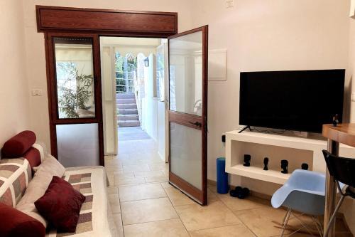 Rosh HaNikra House | Elinor's Secret Suite
