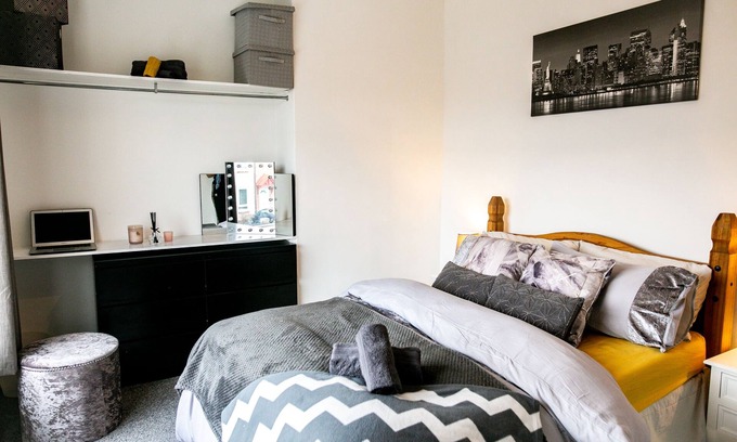 Newcastle-upon-Tyne House | Elite 49 Stays - 2 bedroom newly renovated house
