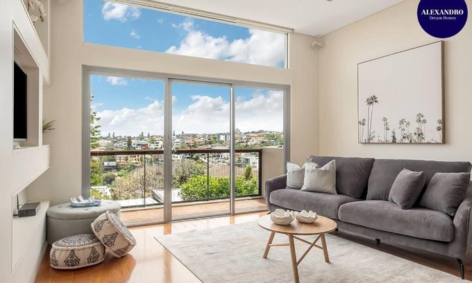 Tamarama House | ELITE BEACHSIDE HOLIDAY HOME / TAMARAMA