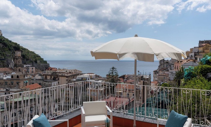 Minori Bed & Breakfast | Elite Luxury Suite
