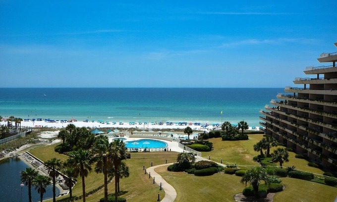 Miramar Beach Condo | Elite Paradise 2 Bedroom Condo by RedAwning