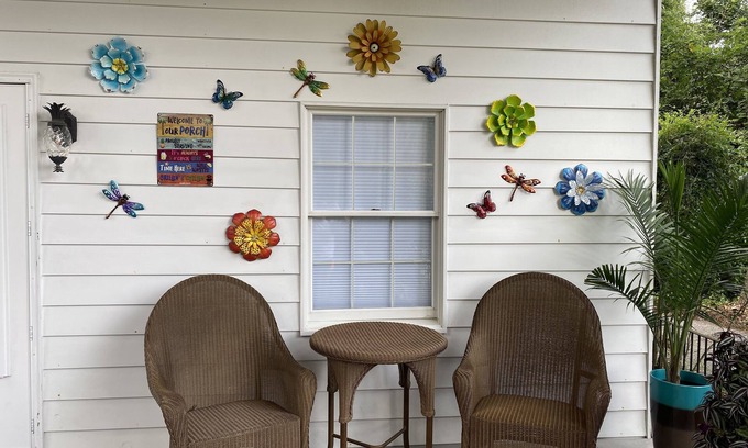 Summerville Historic District Cottage | Elizabeth Arden's former Estate, Tuscany Style Cottage in Summerville