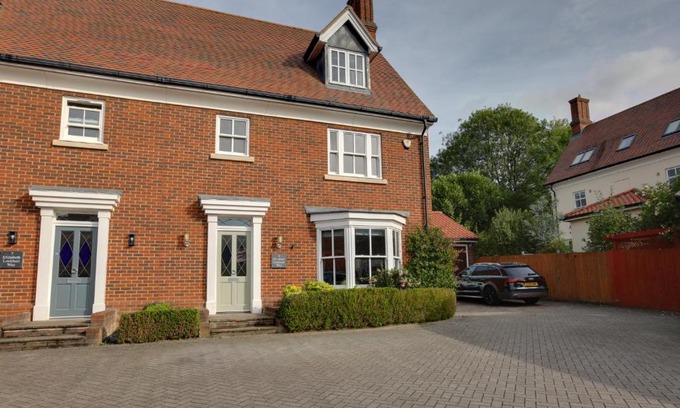 Braintree House | Elizabeth Townhouse Braintree