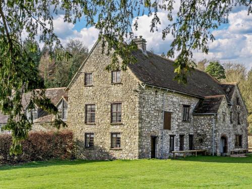 Llanover House | Elizabethan Manor at gateway to the Brecon Beacons