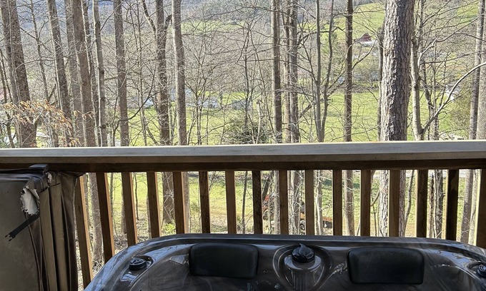 Elizabethton Cabin | Elizabethton cabin in the woods for R&Rn