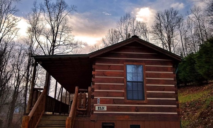 Franklin Cabin | Elk Cabin - 2 Bedroom/1 Bath Vacation Rental