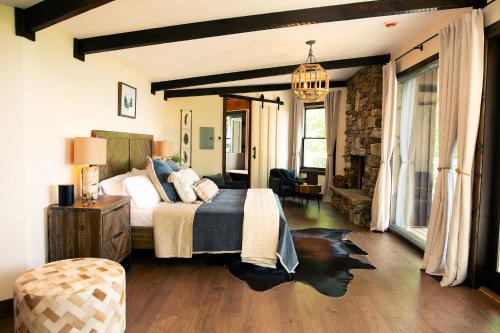 Waynesville Resort | Elk & Embers Mountain Hideaway