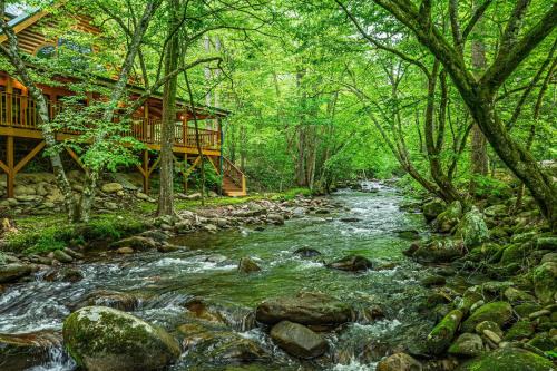 Cosby House | Elk Rapids on Cosby Creek cabin