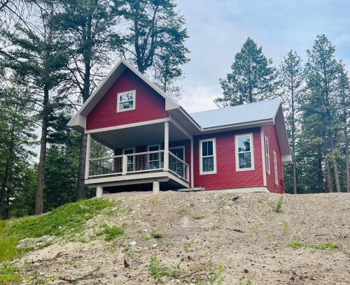 Lakeside House | Elk Ridge Village 401A Cozy Cabin with views of Flathead Lake and the mountains