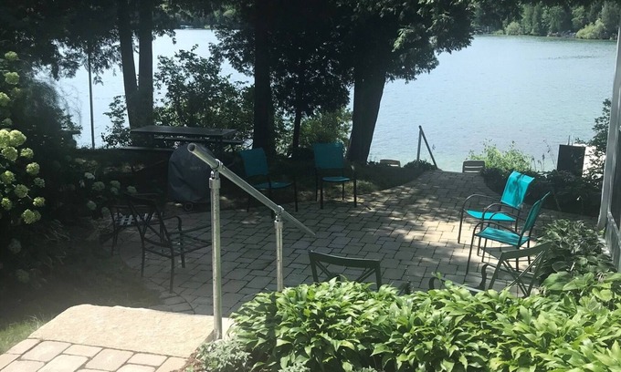 Elkhart Lake Cottage | Elkhart Lake lakeside cottage