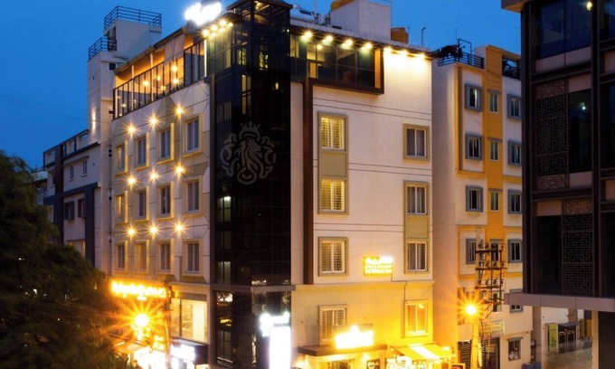Vyalikaval HBCS Layout Hotel | ELLEGANT INN