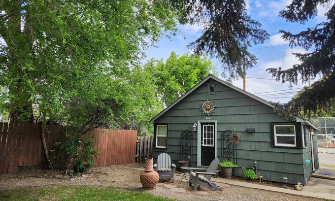 Ellensburg House | Ellensburg Cottage *2024 UPDATE