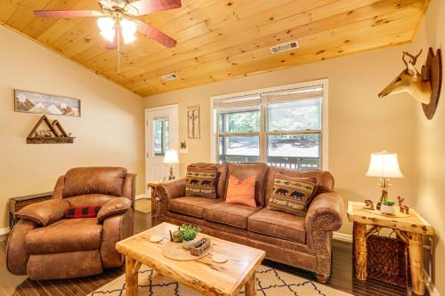 Ellijay House | Ellijay Cabin Private Fire Pit and Community Perks!