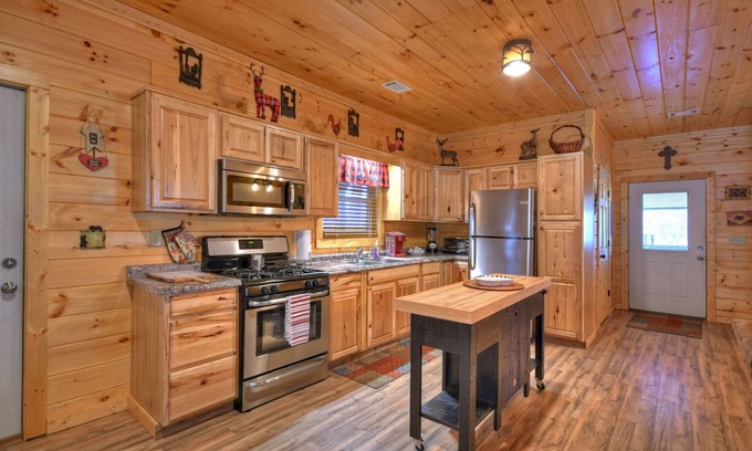 Ellijay Cottage | Ellijay River Cottage Star5vacations
