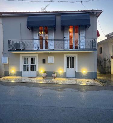 Paralia Porovitsis House | Ellis House