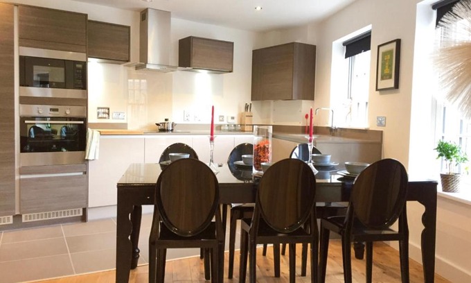 Oval Apartment | Ellis Terrace Apartment