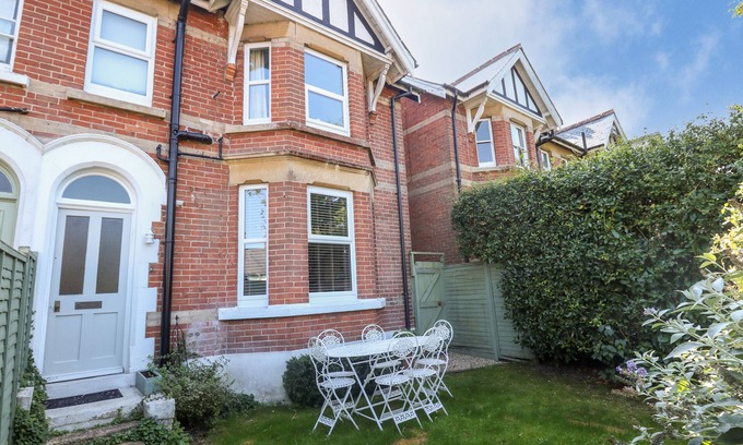 Wareham Cottage | ELM VILLA, pet friendly, character holiday cottage in Wareham