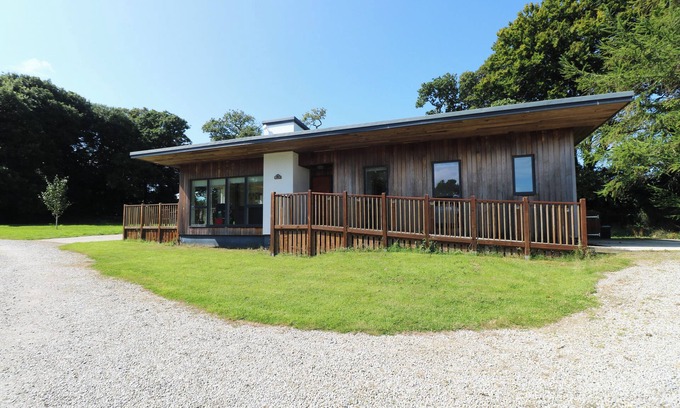 Carnon Downs Cottage | ELM, with open fire in Truro