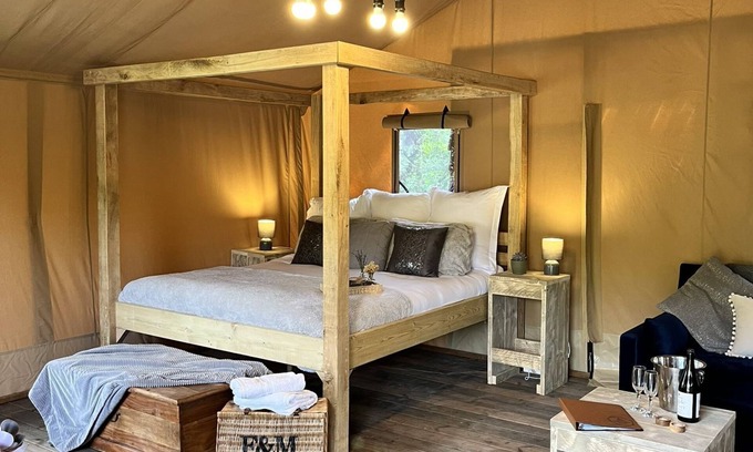 Cutnall Green Apartment | Elmbridge Farm Teal Safari Tent