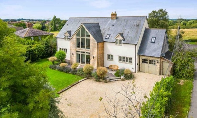 Gillingham House | Elmcroft, Large House with Shepherds Hut