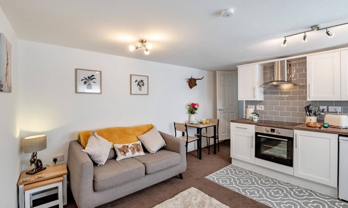 Rothbury House | Elmsleigh Nook - One Bedroom House, Sleeps 2