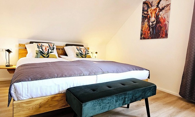 Heidenheim an der Brenz Apartment | Elodia Luxury Apartment - Wi-Fi, Smart TV, Terrace, Kitchen, Towels