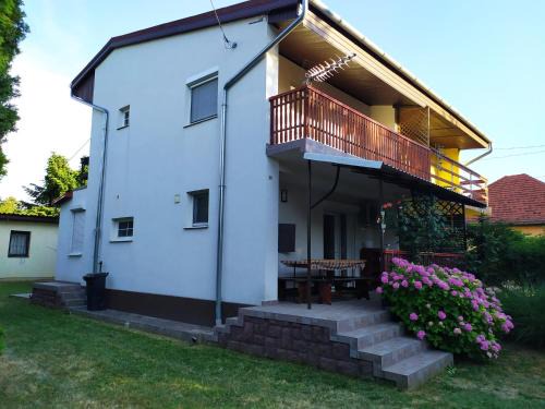 Balatonszemes Apartment | Emília apartman