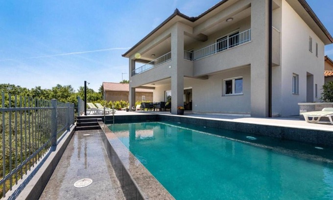 Risika Villa | Ema Luxury Villa