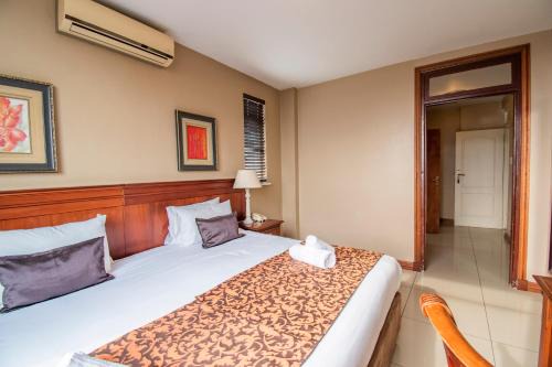 Essenwood Hotel | Emakhosini Hotel On East