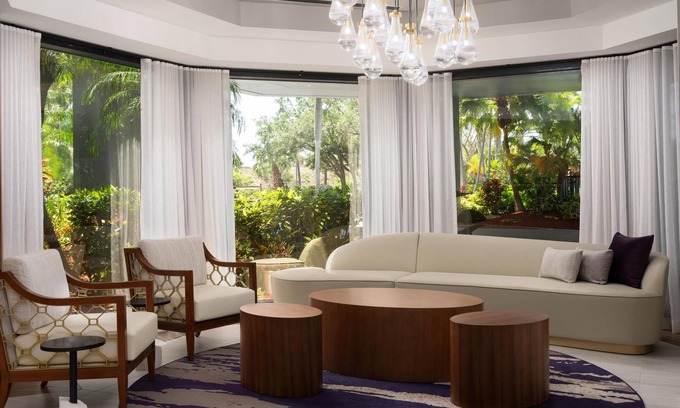 Boca Raton Hotel | Embassy Suites Boca Raton
