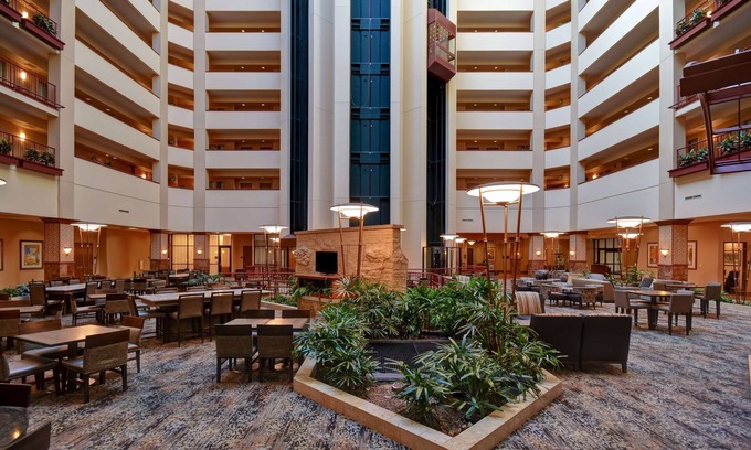 Hot Springs Hotel | Embassy Suites by Hilton at Hot Springs Convention Center