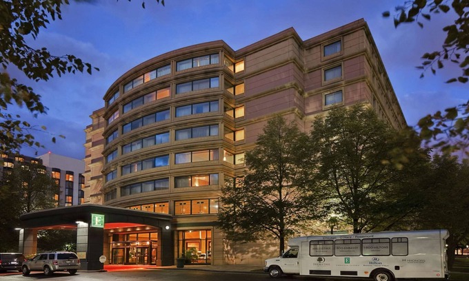 Rosemont Hotel | Embassy Suites by Hilton Chicago O'Hare Rosemont