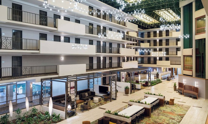 White Station Hotel | Embassy Suites by Hilton Memphis East Germantown Area