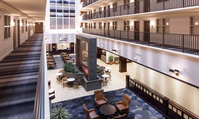 Tampa Hotel | Embassy Suites by Hilton Tampa Brandon