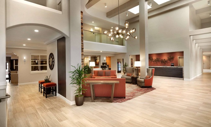 Temecula Hotel | Embassy Suites by Hilton Temecula Valley Wine Country