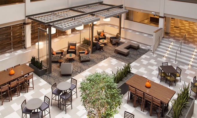 West Bloomington Hotel | Embassy Suites by Hilton Bloomington/Minneapolis