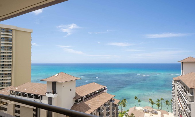 Waikiki Resort | Embassy Suites by Hilton Waikiki Beach Walk