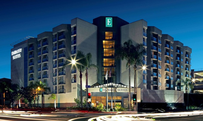 Los Angeles Hotel | Embassy Suites by Hilton Los Angeles International Airport North