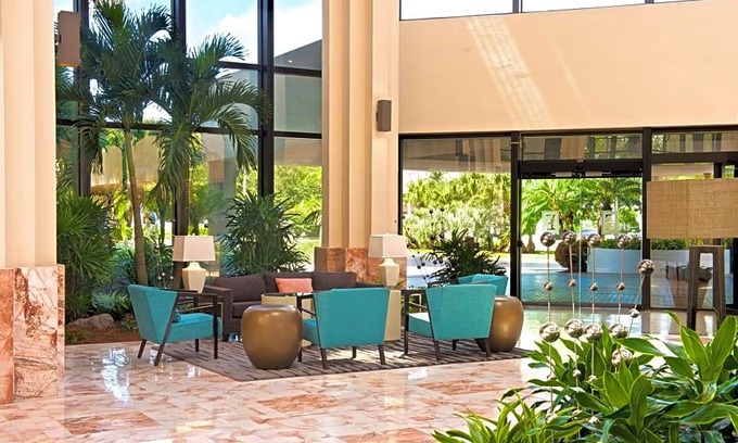 Palm Beach Gardens Hotel | Embassy Suites by Hilton Palm Beach Gardens PGA Boulevard