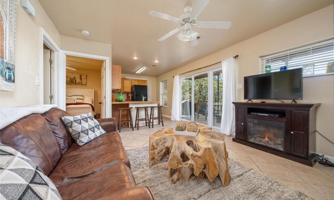 Mid America Apartment | Ember’s View, Spa City Jewel- Lovely Lake Condo